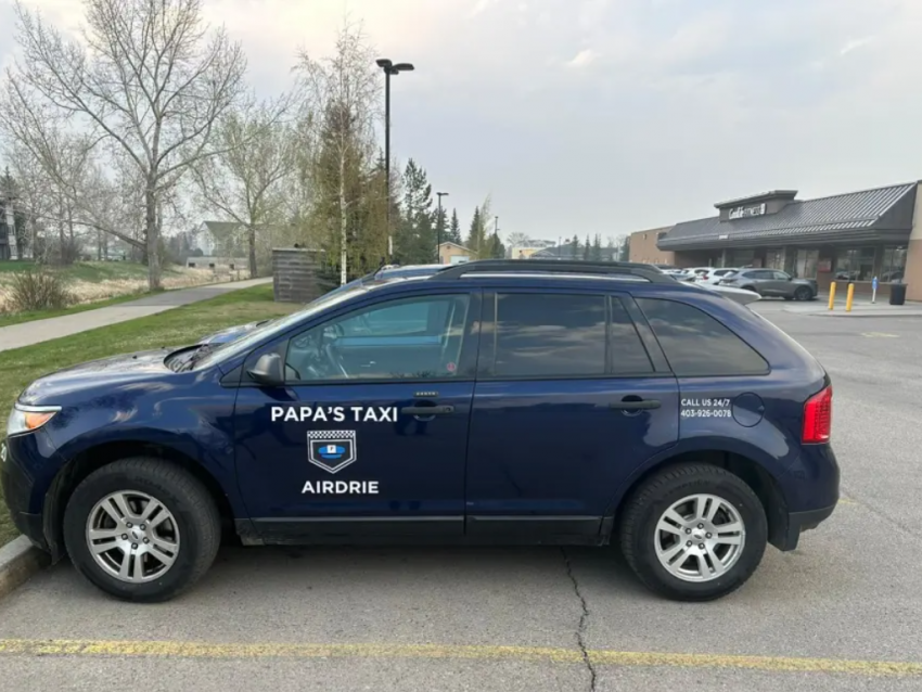 Luxury car available for Airdrie to Calgary airport transfers